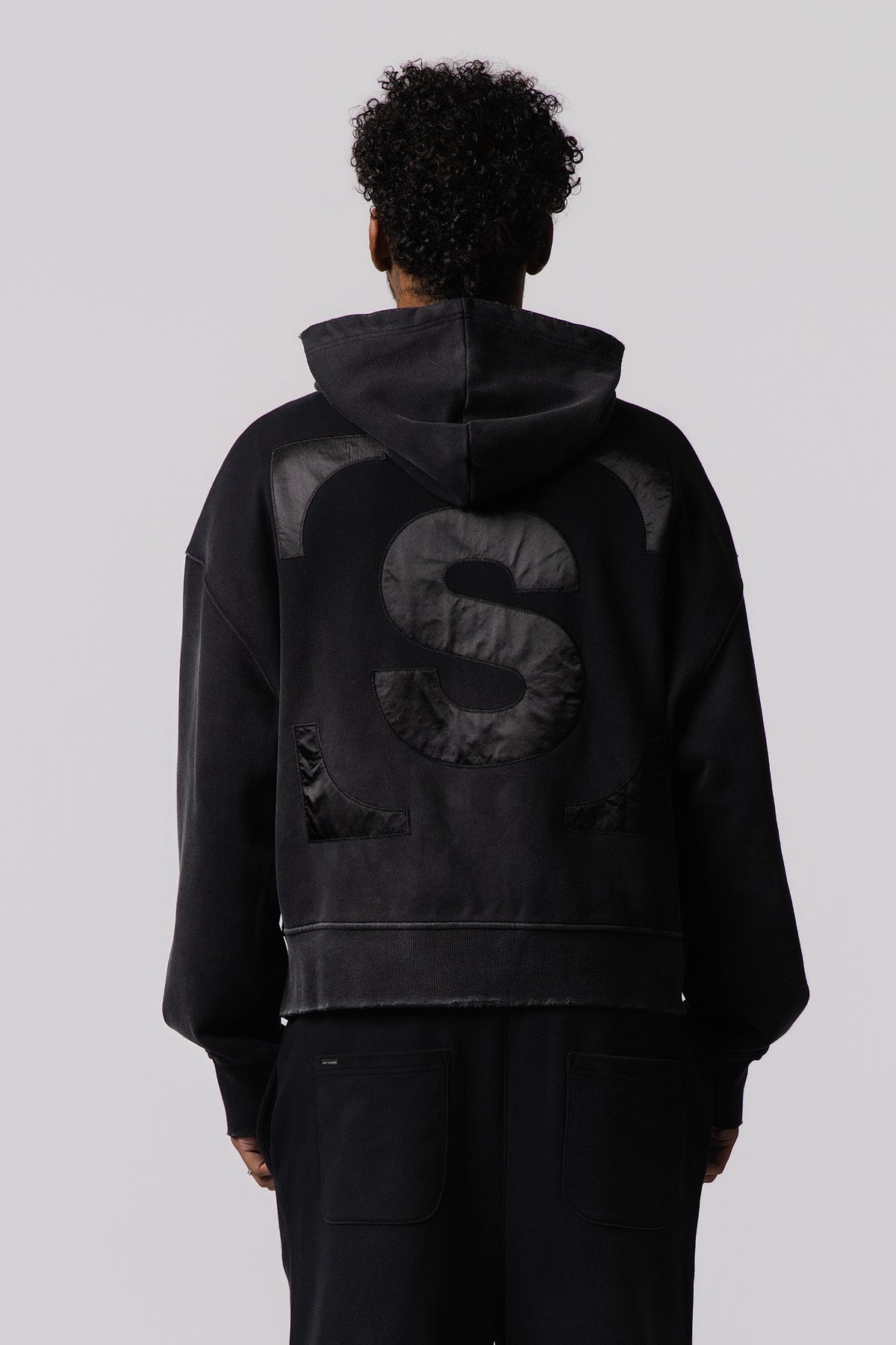 ESSENTIAL Zip Black Hoodie