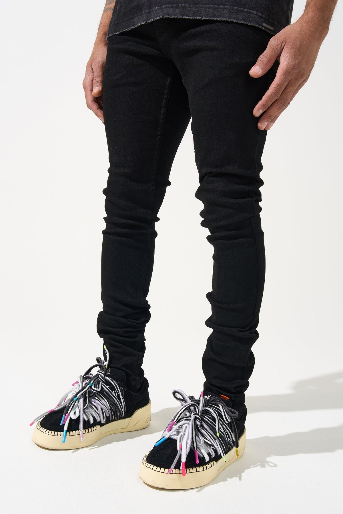 VANTA 11 - Deep Jet Black Jeans | SERENEDE®