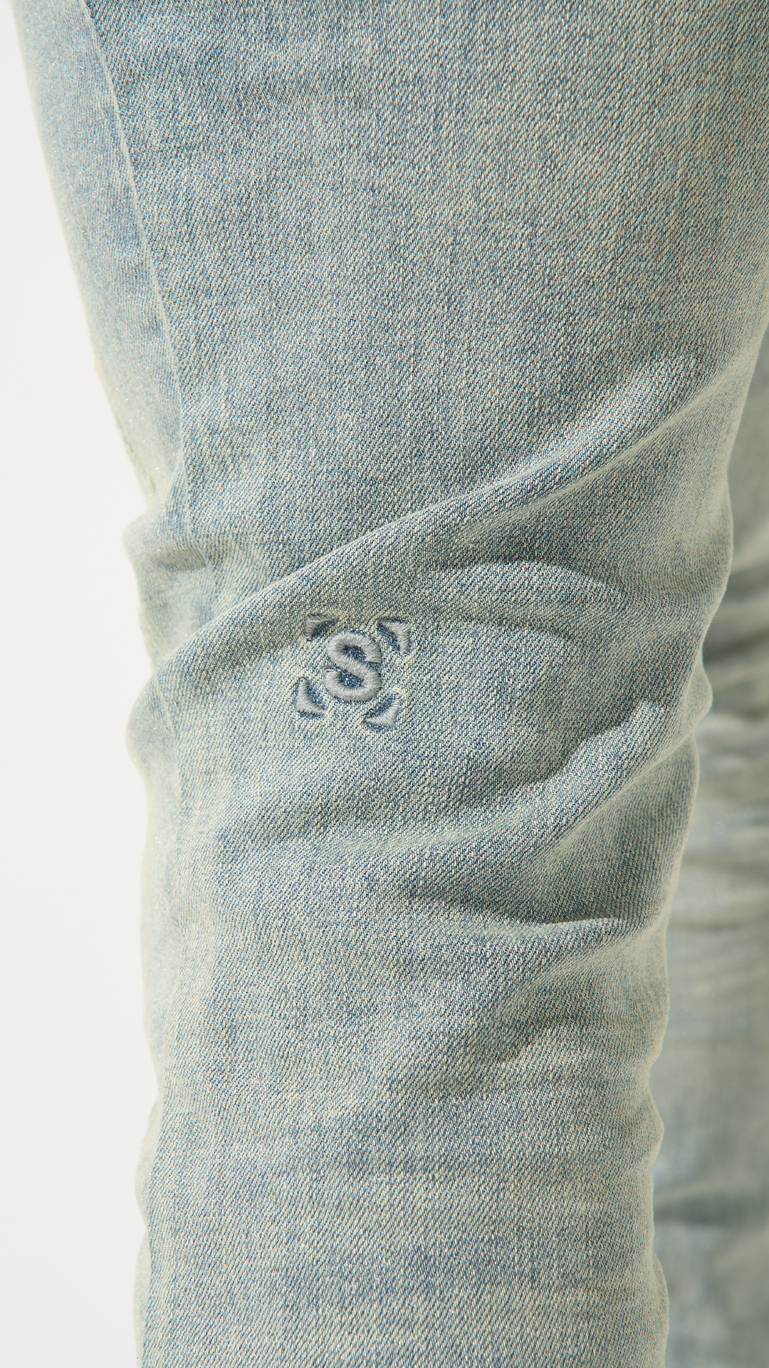 AURA Jeans
