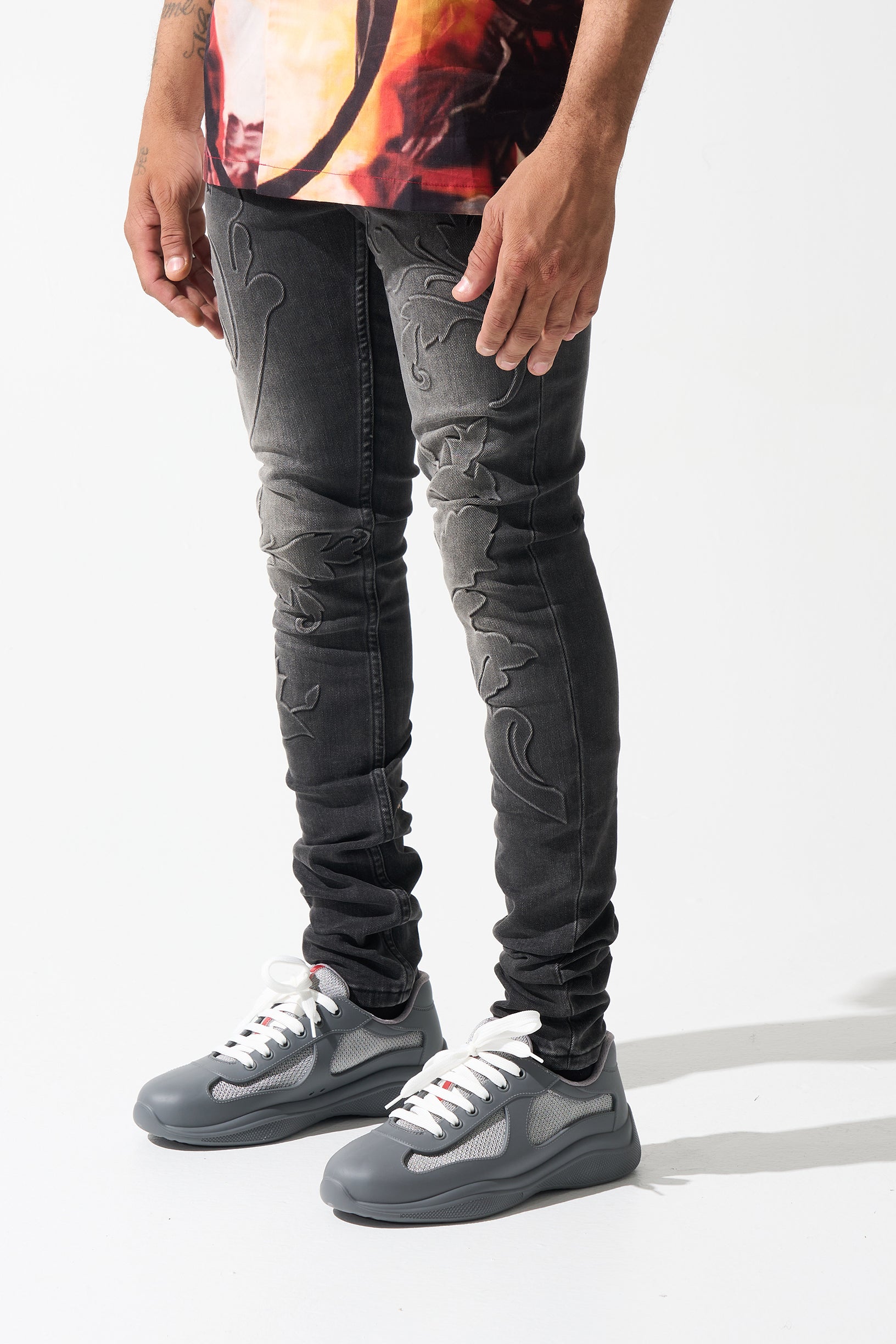 SERENEDE Distressed offers Knee Denim