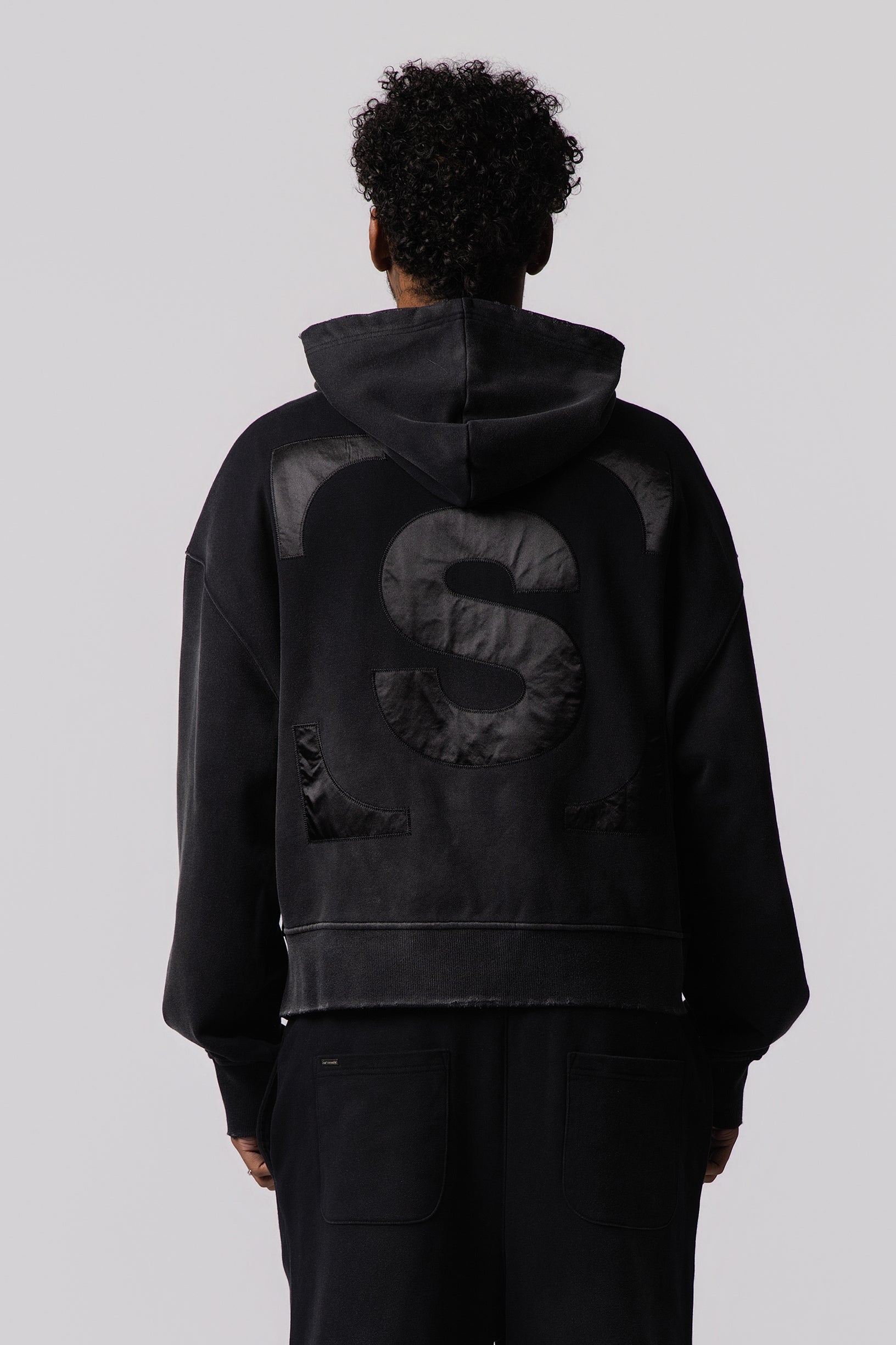 ESSENTIAL Zip Black Hoodie