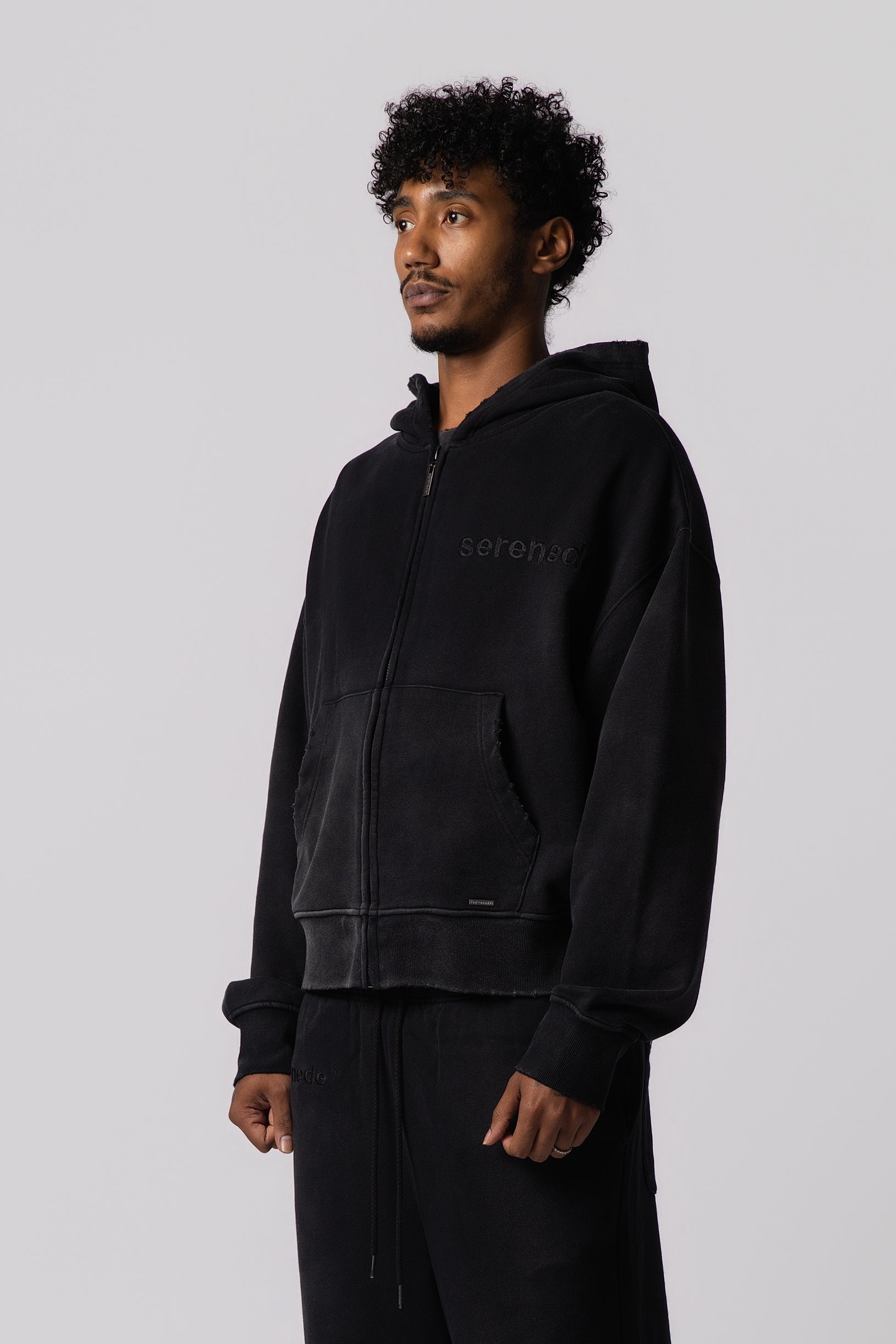 ESSENTIAL Zip Black Hoodie