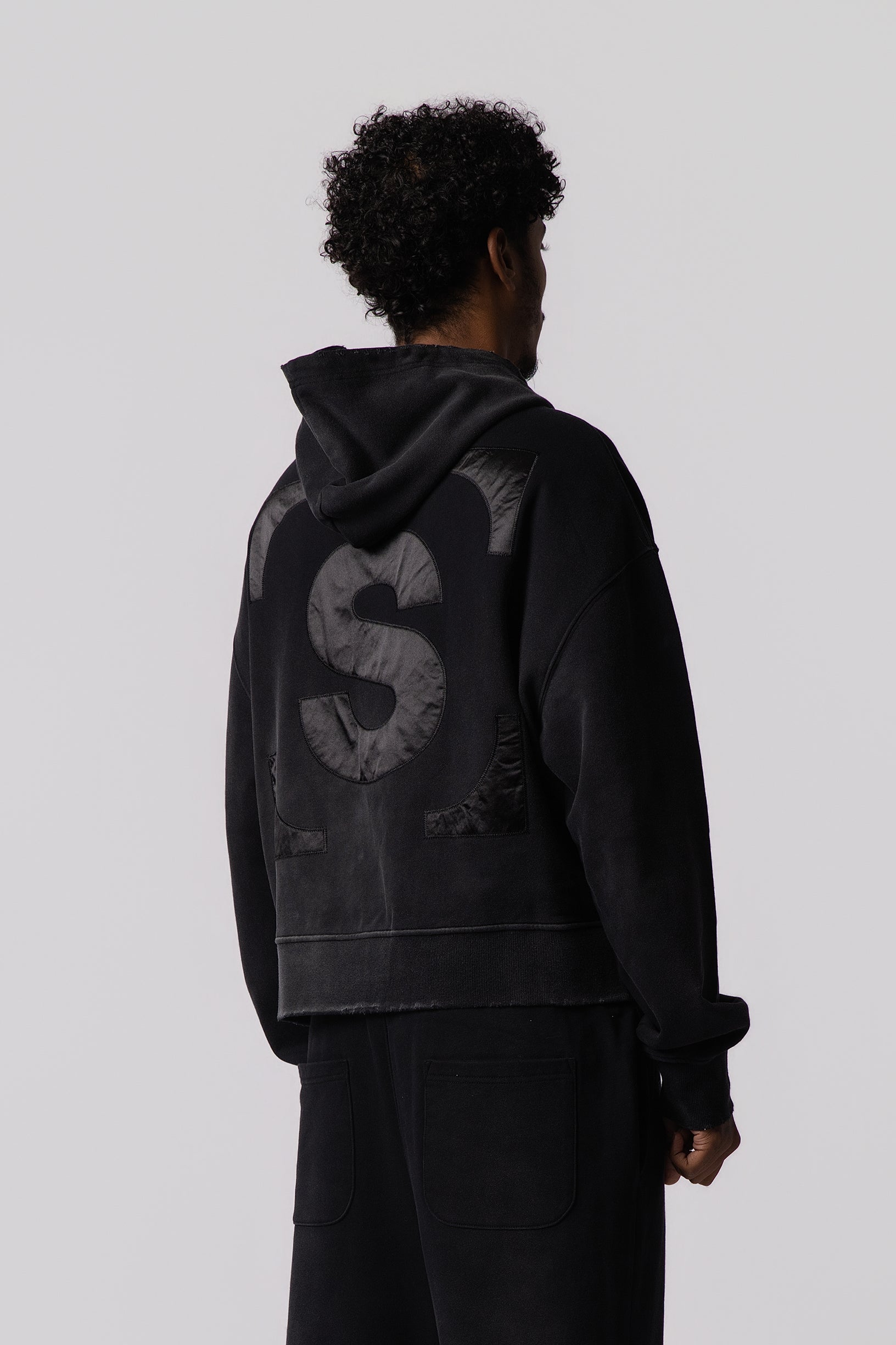 ESSENTIAL Zip Black Hoodie