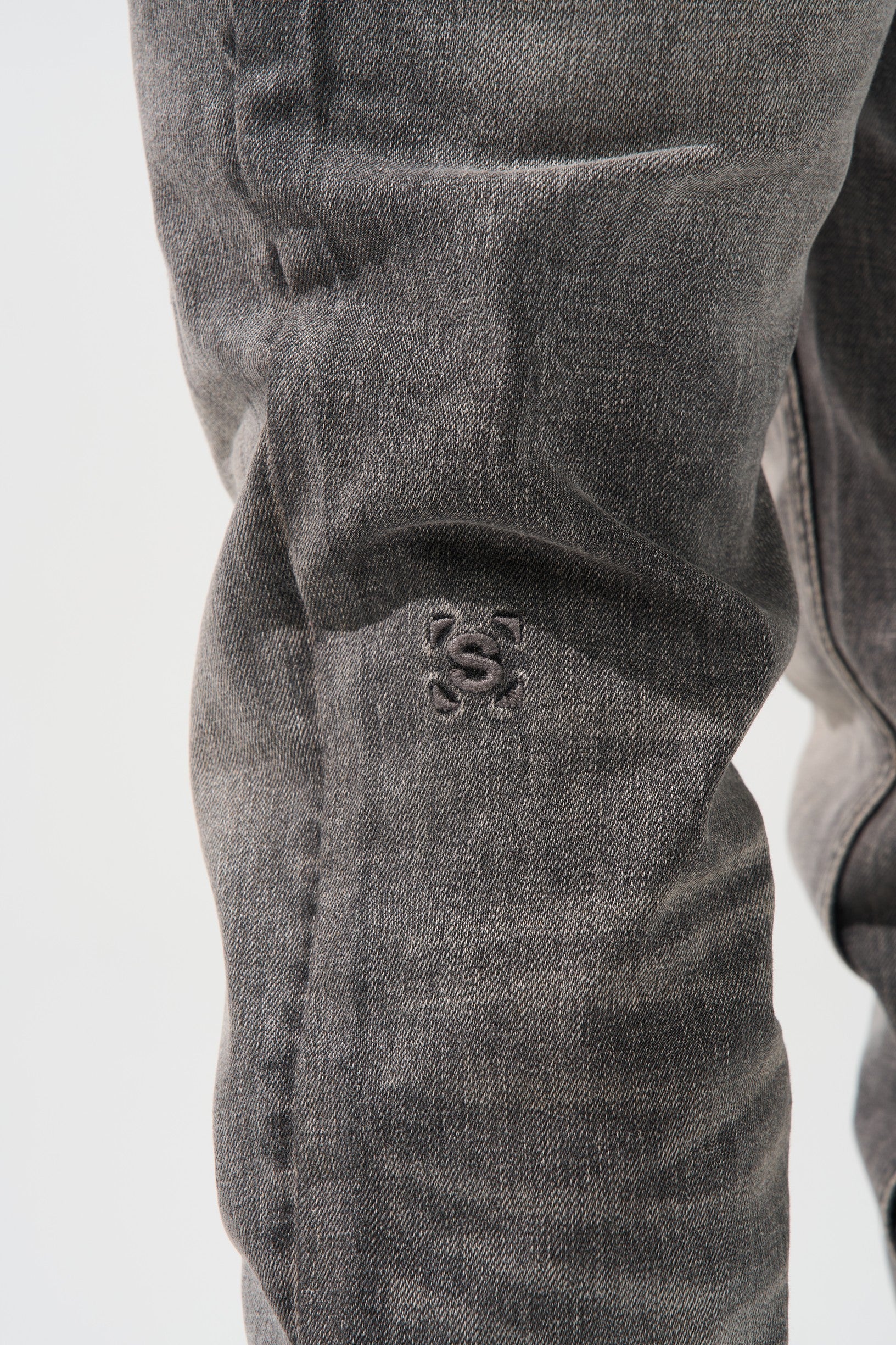 TITAN Jeans — Washed Charcoal Slim Fit | SERENEDE®