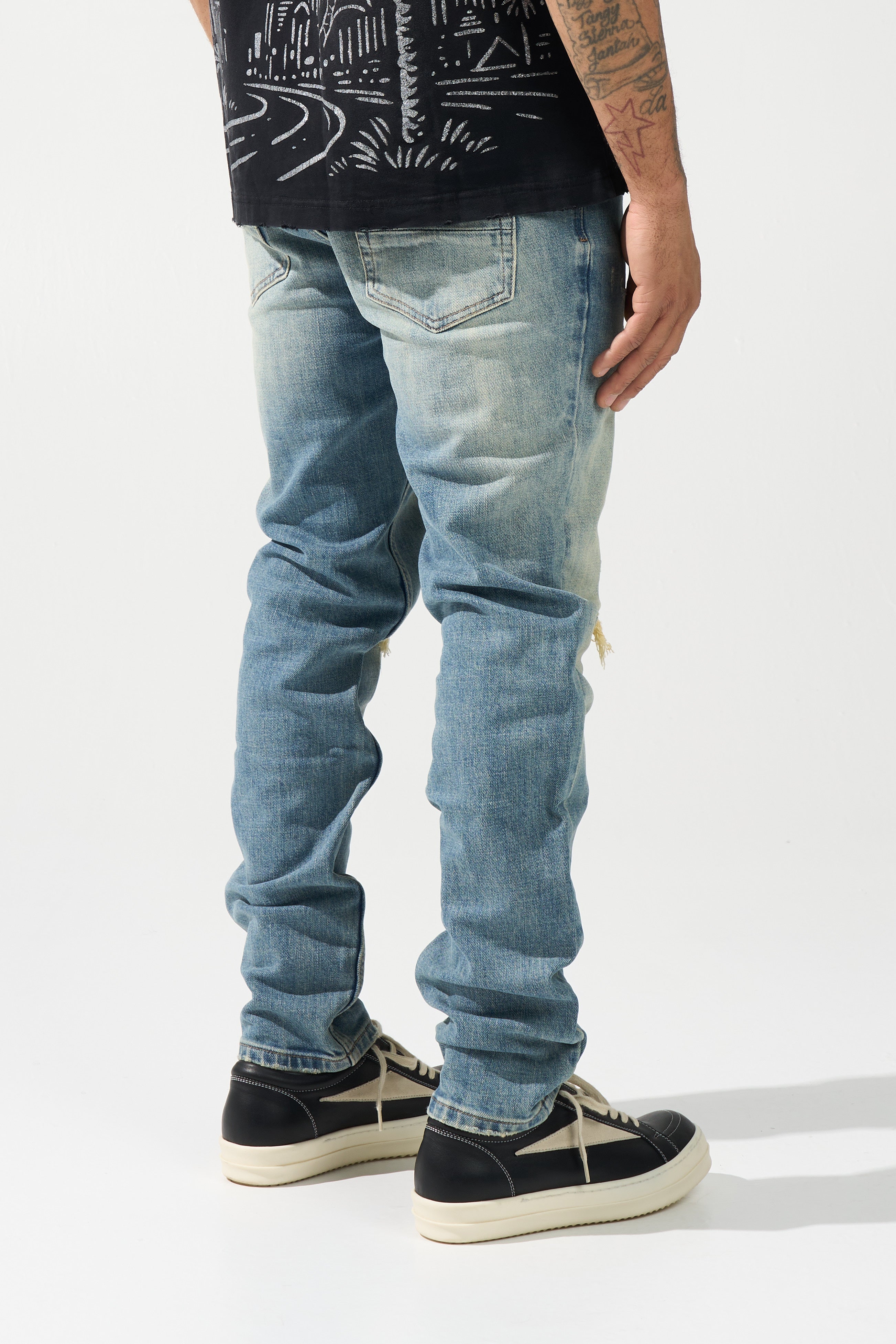 VIENNA Slim Jeans — Medium Blue Indigo Wash | SERENEDE®