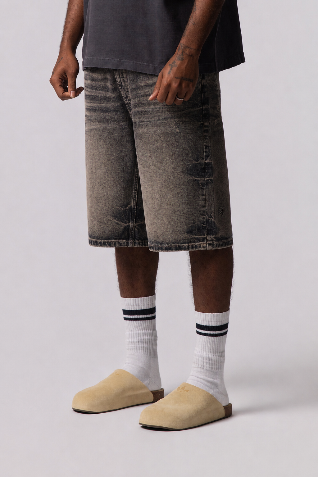 GUN METAL Short