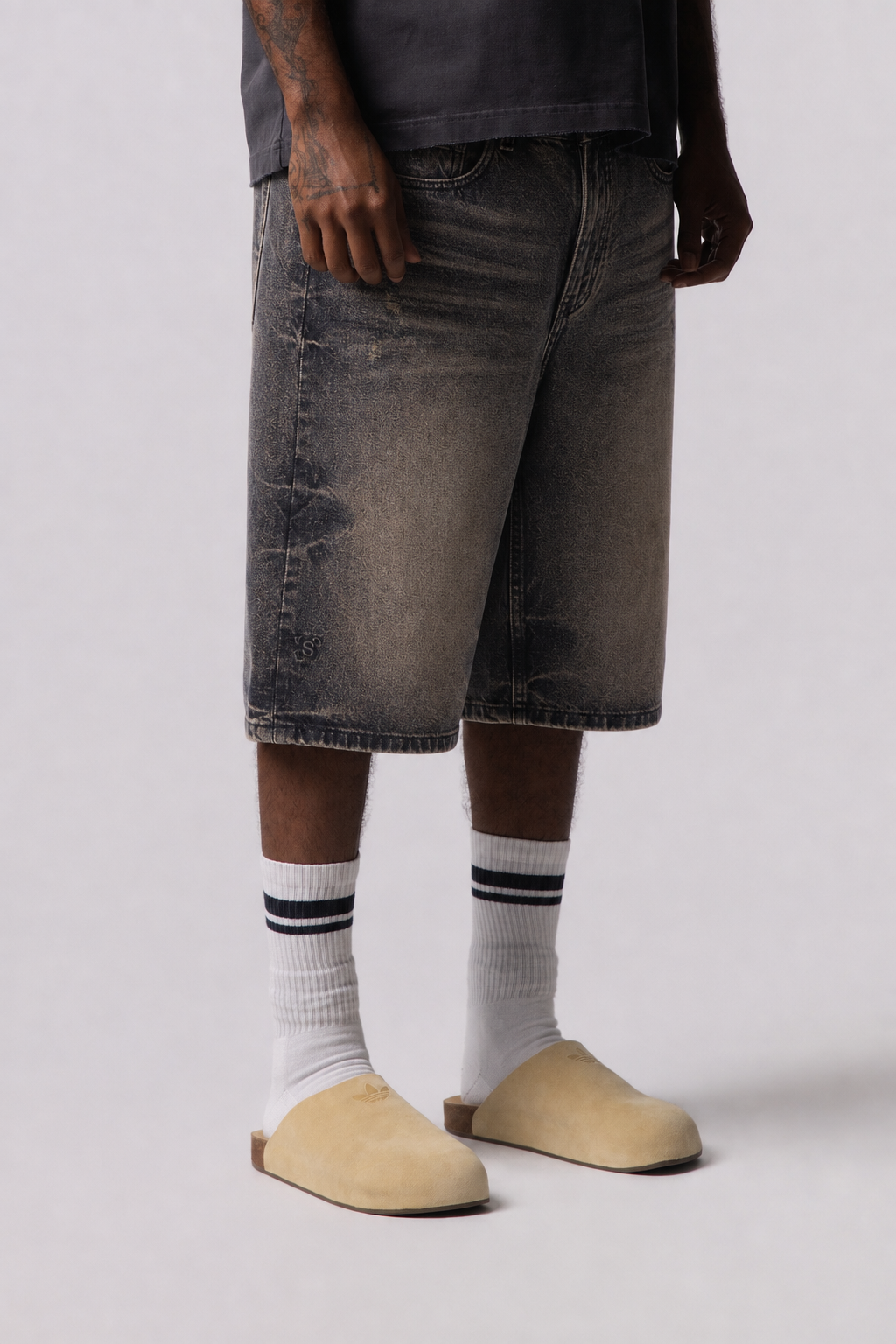GUN METAL Short